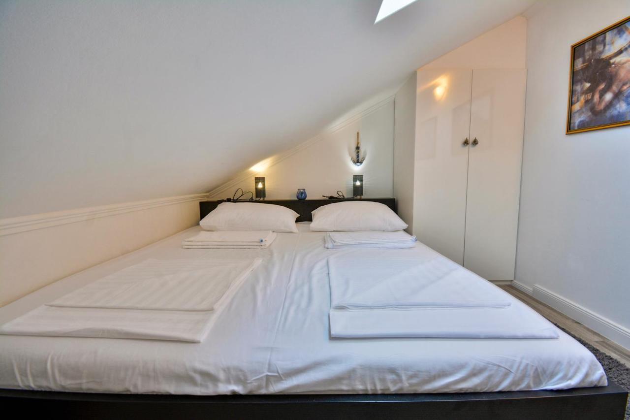 Apartment 10 In Villa Petrac Banjol 외부 사진